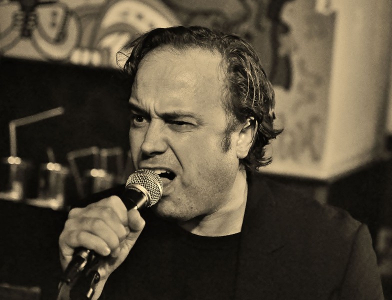 Rotterdamse guerilla-dichter Von Solo. Foto: Theo Huijgens